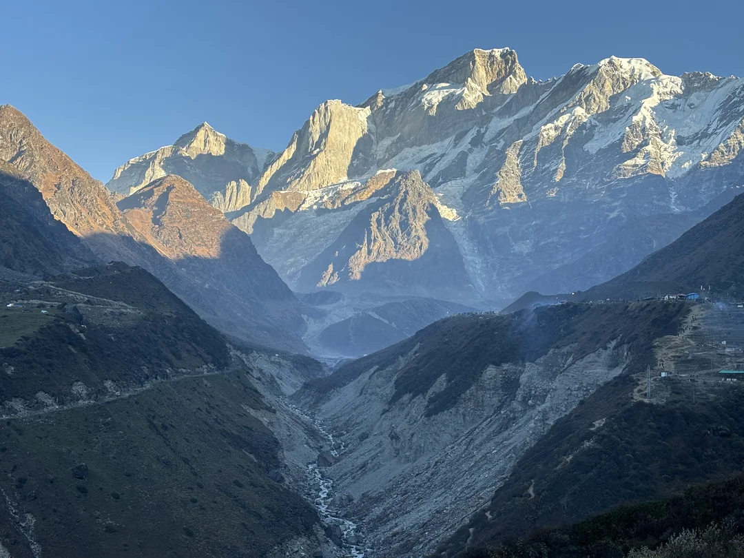 Rocky ascent towards Kedarnath shrine